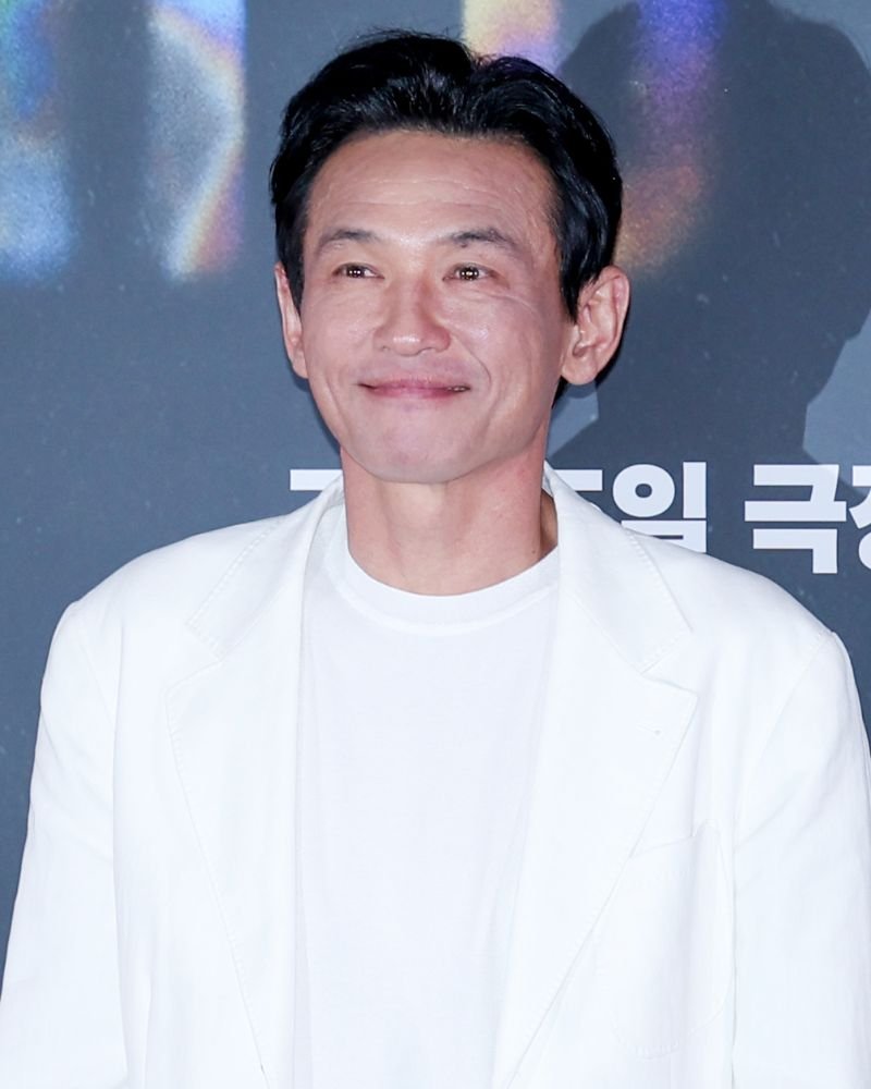 Is Hope 2026 Worth Watching? What a Korean Speaker Noticed That the Subtitles Miss Hwang Jung-min at a Hope screening in Seoul in July 2026