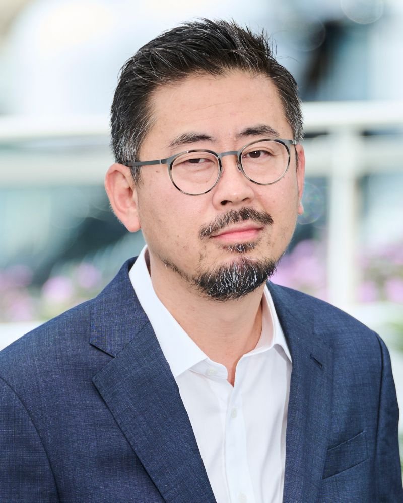 Is Hope 2026 Worth Watching? What a Korean Speaker Noticed That the Subtitles Miss Director Na Hong-jin at the Hope photocall at the 2026 Cannes Film Festival