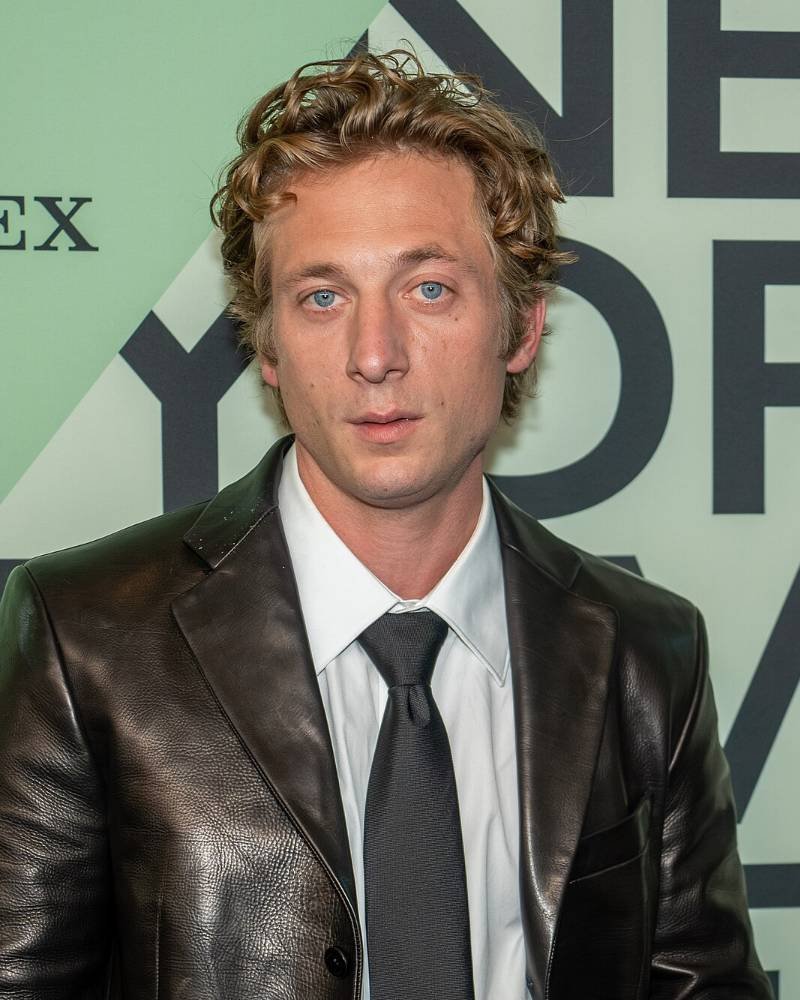 Is The Social Reckoning Worth Seeing? My 7.5/10 Review (No Spoilers) Jeremy Allen White, who plays reporter Jeff Horwitz in The Social Reckoning, in a leather jacket at the New York Film Festival