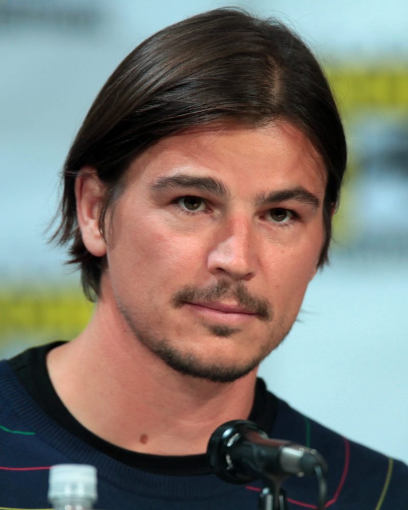 Josh Hartnett speaking at San Diego Comic-Con in 2014